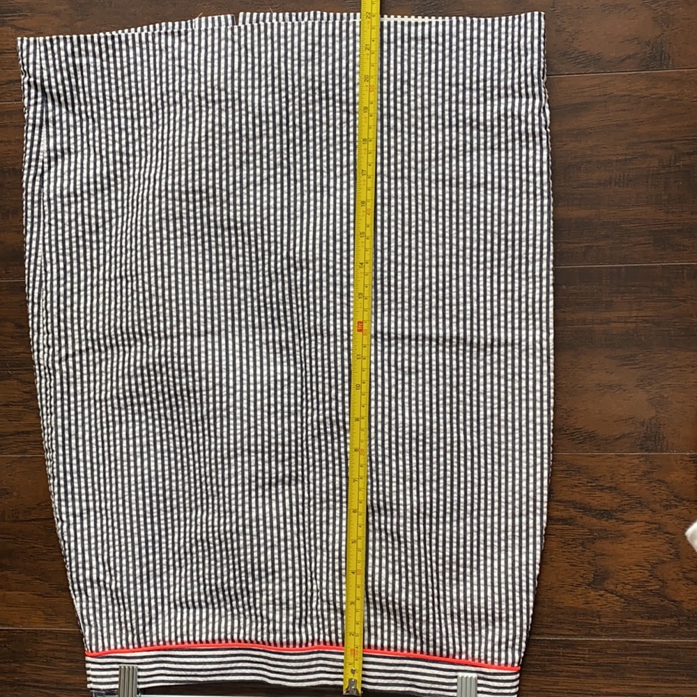Seer Sucker Pencil Skirt - Picture 8 of 12